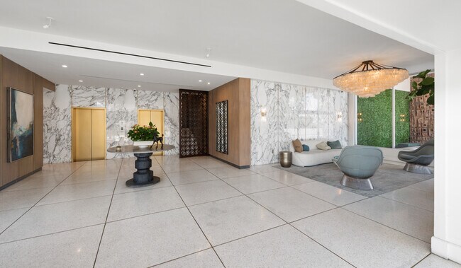 Building Photo - 8787 Shoreham Dr