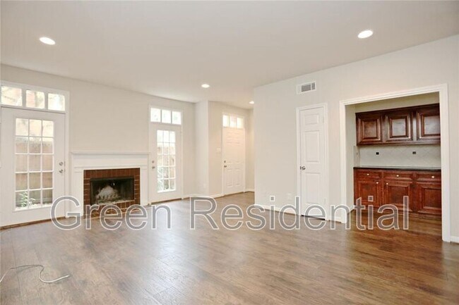 Foto del edificio - 4000 Purdue St