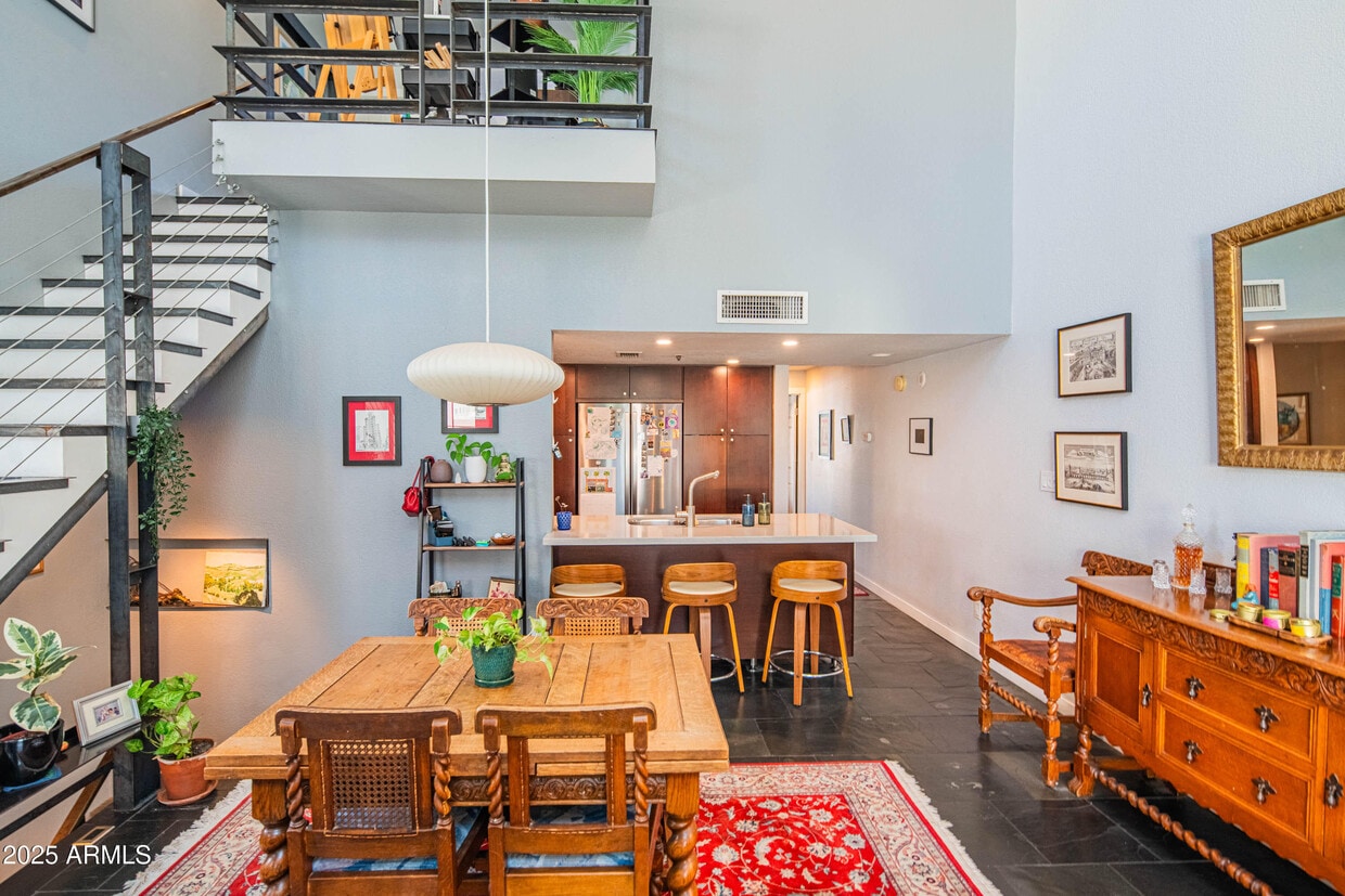 Foto principal - 100 E Fillmore St
