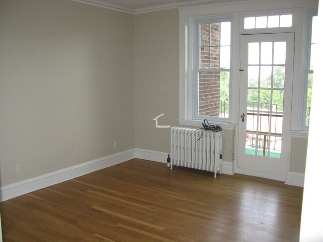 Building Photo - 2039 Commonwealth Ave
