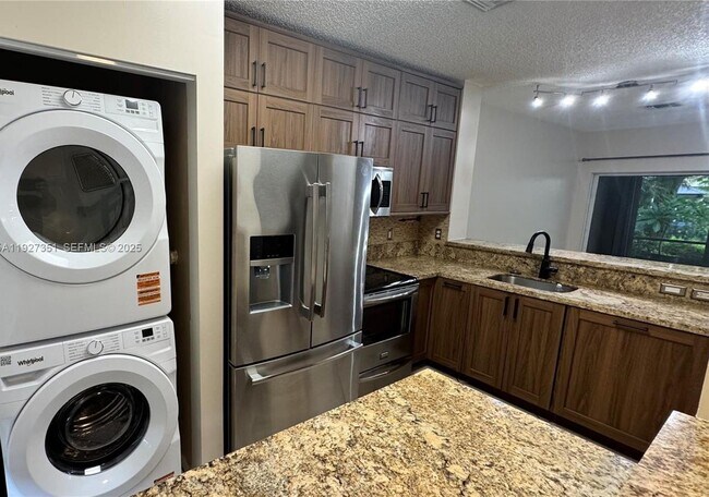 Foto del edificio - 443 S W 122nd Terrace