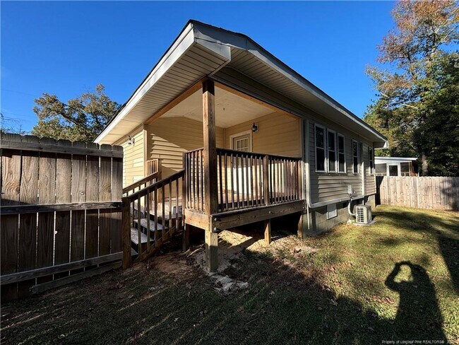 Foto del edificio - 931 Fleetwood Dr