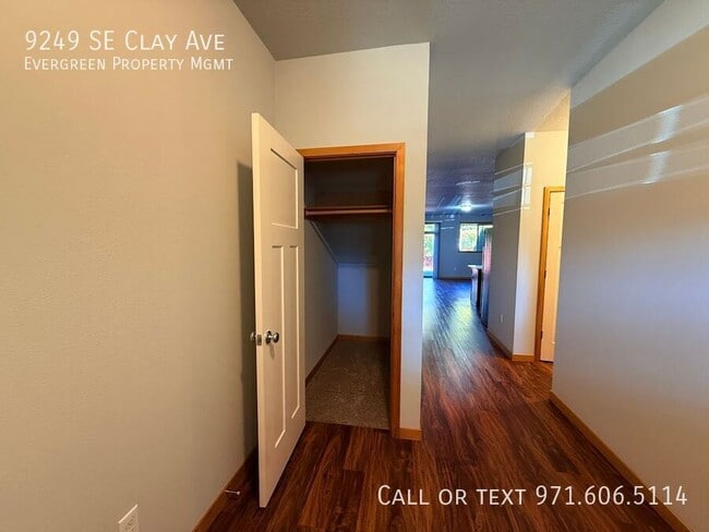 Foto del edificio - 9249 SE Clay St