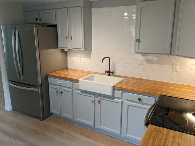 Building Photo - 3912 Marlborough Pl