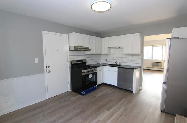 Foto del edificio - 590 54th St SE