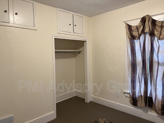 Foto del edificio - 1334 SW Mulvane St