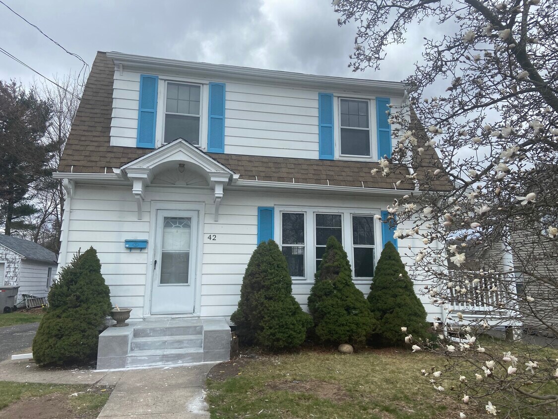 42 Adeline Ave, Bristol, CT 06010 House Rental in Bristol, CT