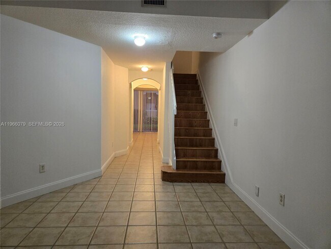 Foto del edificio - 4976 Leeward Ln