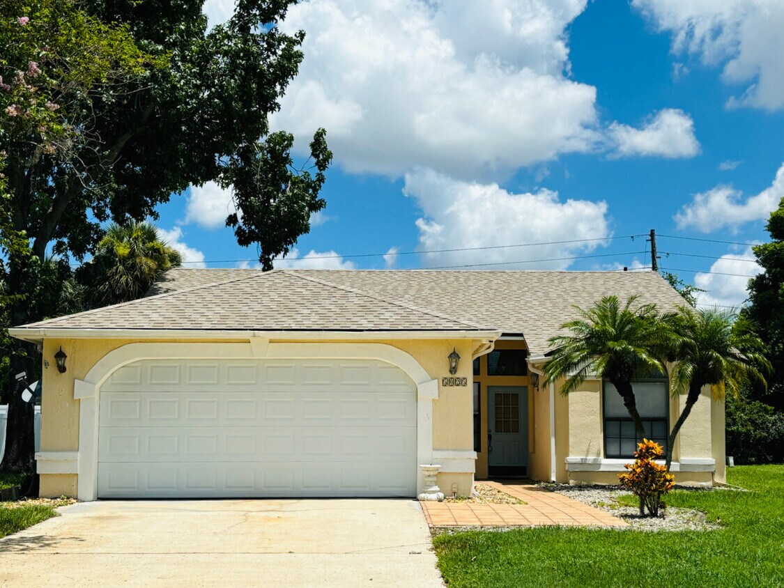 Foto principal - 5025 Damson Ct