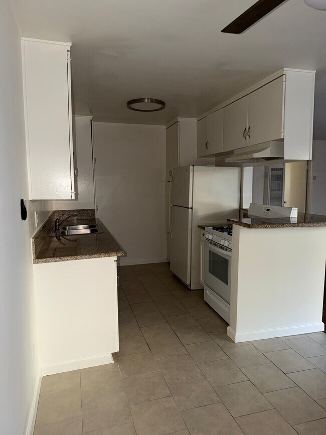 Foto del edificio - 5738 Whitsett Ave