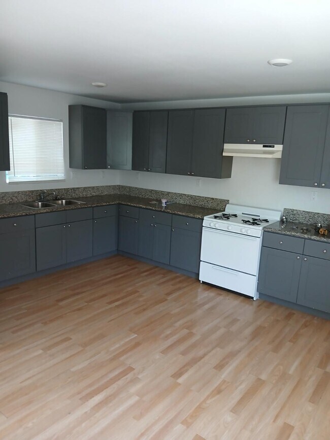 Foto del edificio - 1133 E 101st St