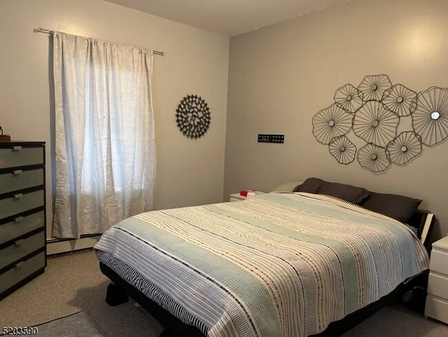 Foto del edificio - 81 Railroad Ave