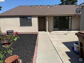 Building Photo - 916 Villa Terrace