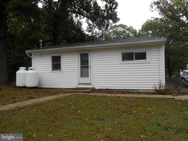 Building Photo - 22806 Old Rolling Rd