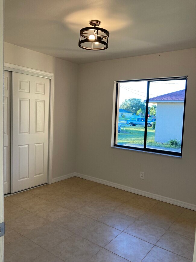 Foto del edificio - 18633 Holly Rd