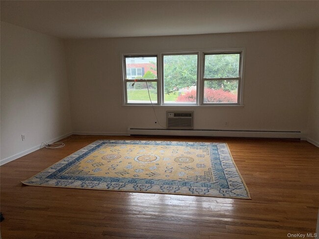 Building Photo - 27 Bon Aire Cir