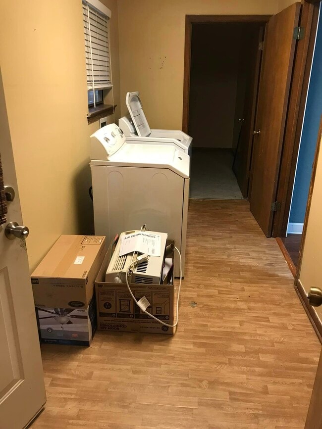 Laundry Room - 42215 Weber City Rd