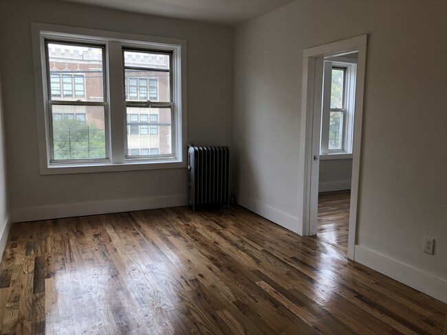 Building Photo - 155 W 29th St