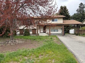 Building Photo - 733 Josselyn Ct