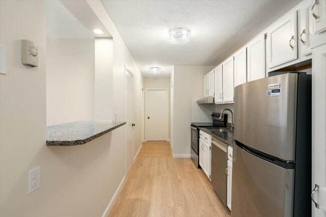 Building Photo - 176 Swanson Rd