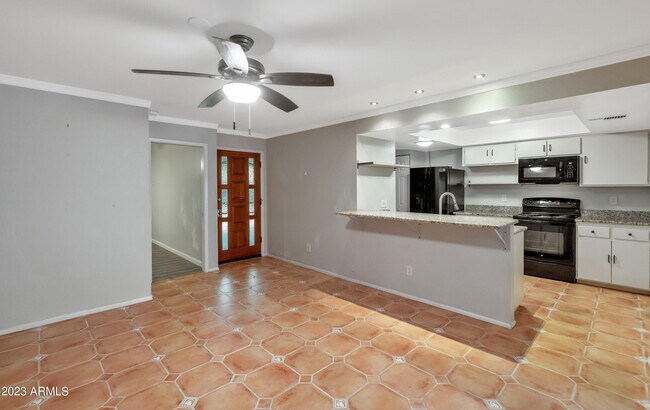 Foto del edificio - 5566 N 10th St