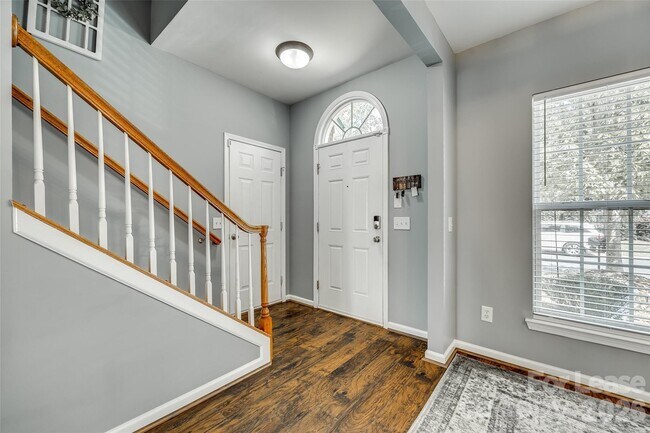 Building Photo - 928 Kite Dr