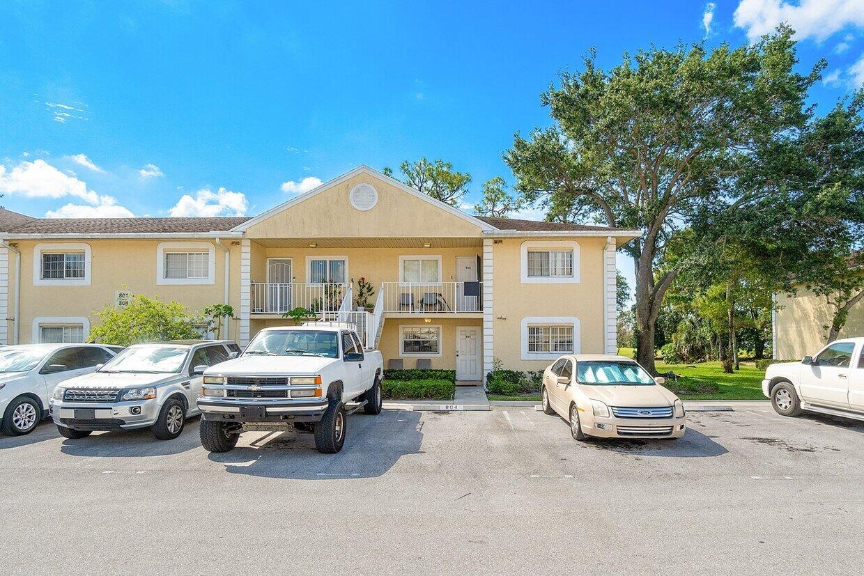 804 Palm Beach Trace Dr, Royal Palm Beach, FL 33411 Condo for Rent in Royal Palm Beach, FL