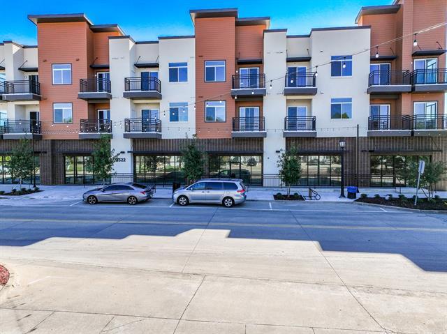 Building Photo - 3522 Main St