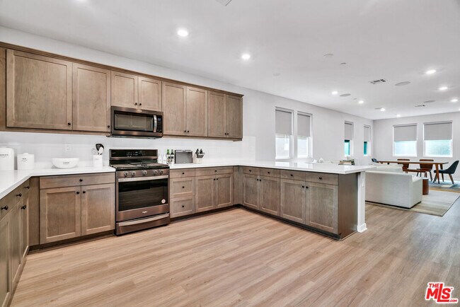 Building Photo - 515 Daniel Freeman Cir