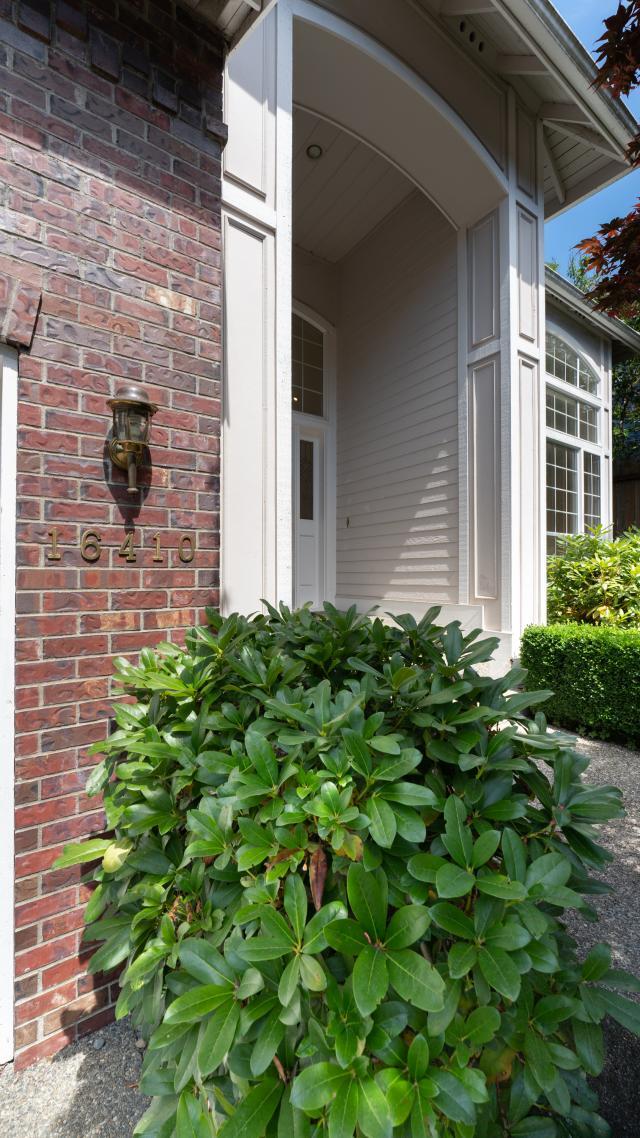 Building Photo - 4 bedroom in Bellevue WA 98006