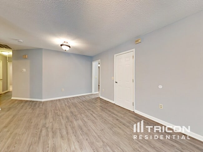 Building Photo - 1 Tomafield Ct