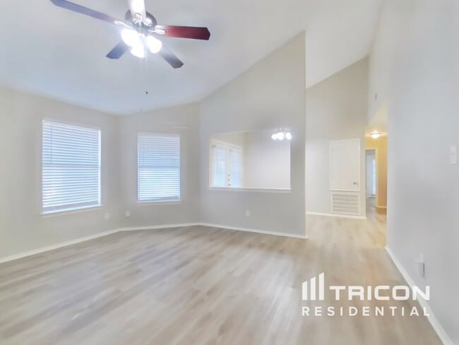 Building Photo - 3107 Lucida Ln