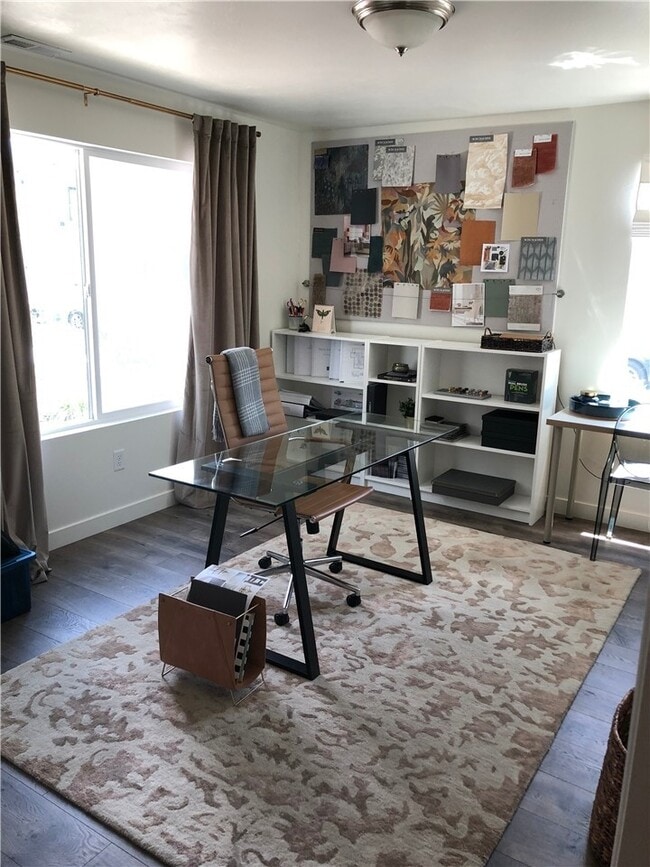 Building Photo - Luxury Bluffdale 4 Bedroom Town Home
