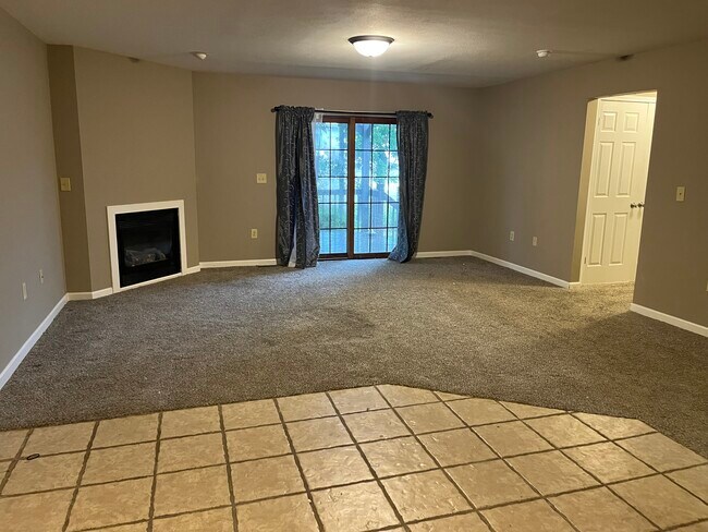 Spacious living area - 114 N Third St