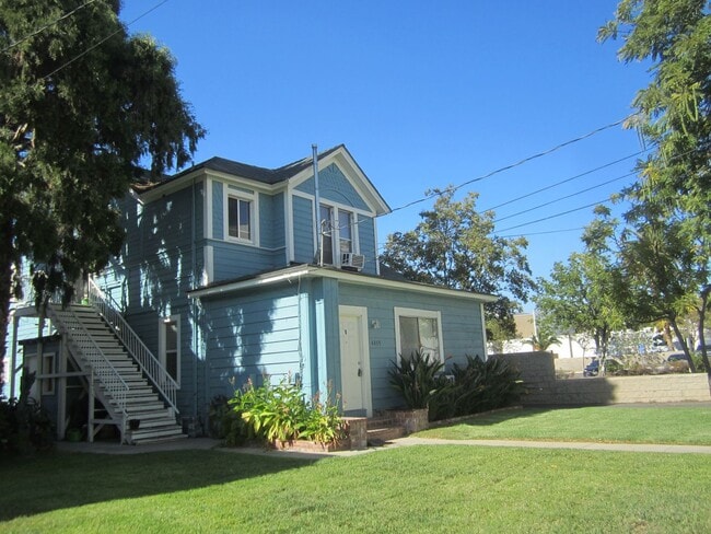 SHAW - SHAW Apartment