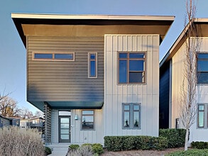 Building Photo - 2512 Colbert Dr