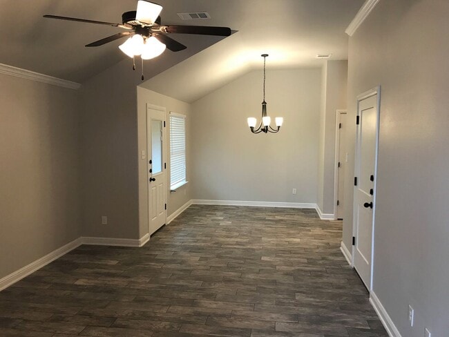 Foto del edificio - Spacious 3 Bed / 2 Bath Duplex in Trimmier...