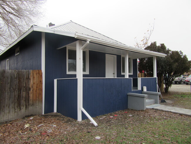 Foto del edificio - 823 Ute Ave