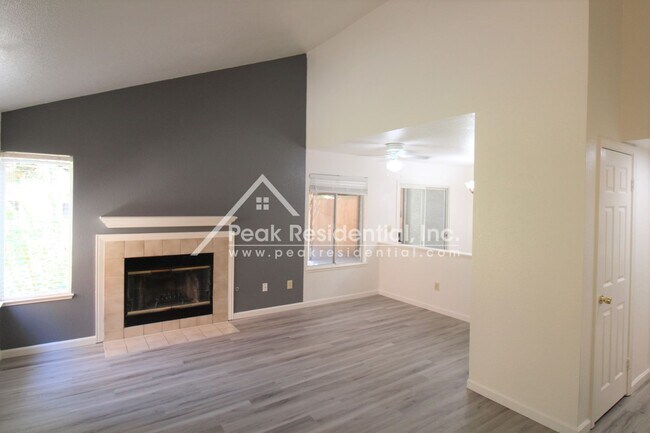 Building Photo - 2641 Decker Way