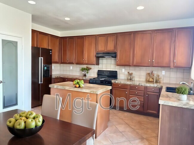 Building Photo - 17331 Callerio Vista