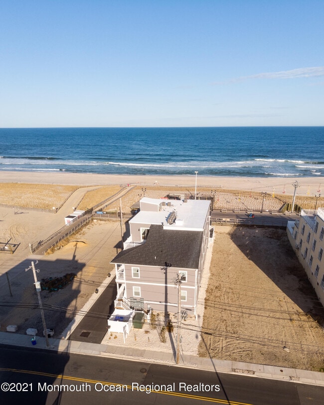 Building Photo - 1515 Ocean Terrace