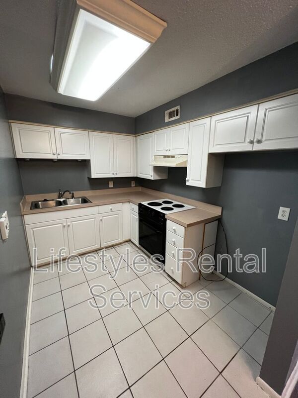 Foto del edificio - 402 Lower 8th Ave S