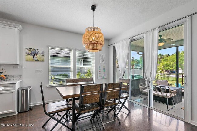 Foto del edificio - 15391 Turkoman Cir