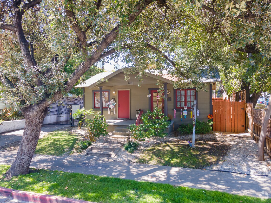 Primary Photo - Catalina Cottages