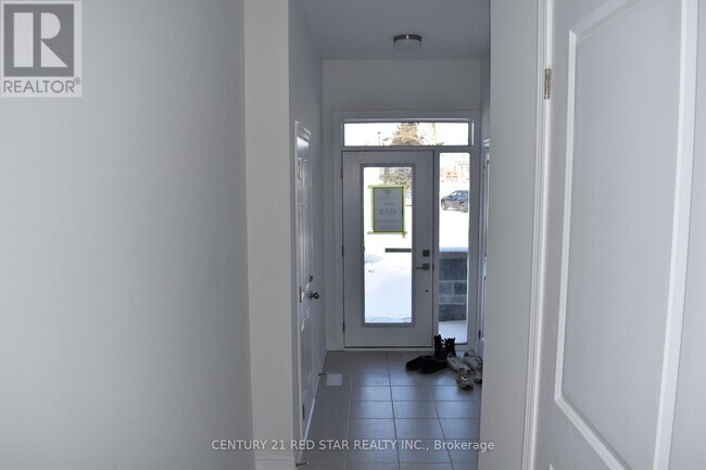 Photo du bâtiment - 66 Edminston Dr