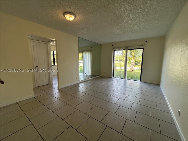 Building Photo - 7625 Tam Oshanter Blvd