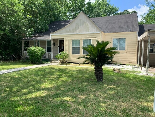 Photo - 4524 Willowbrook Blvd House