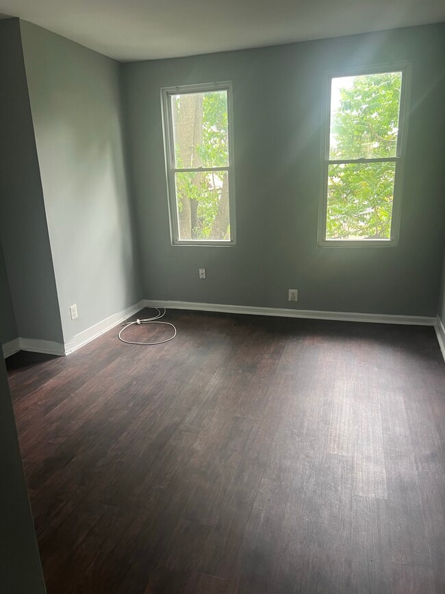 Building Photo - 1641 Darley Ave