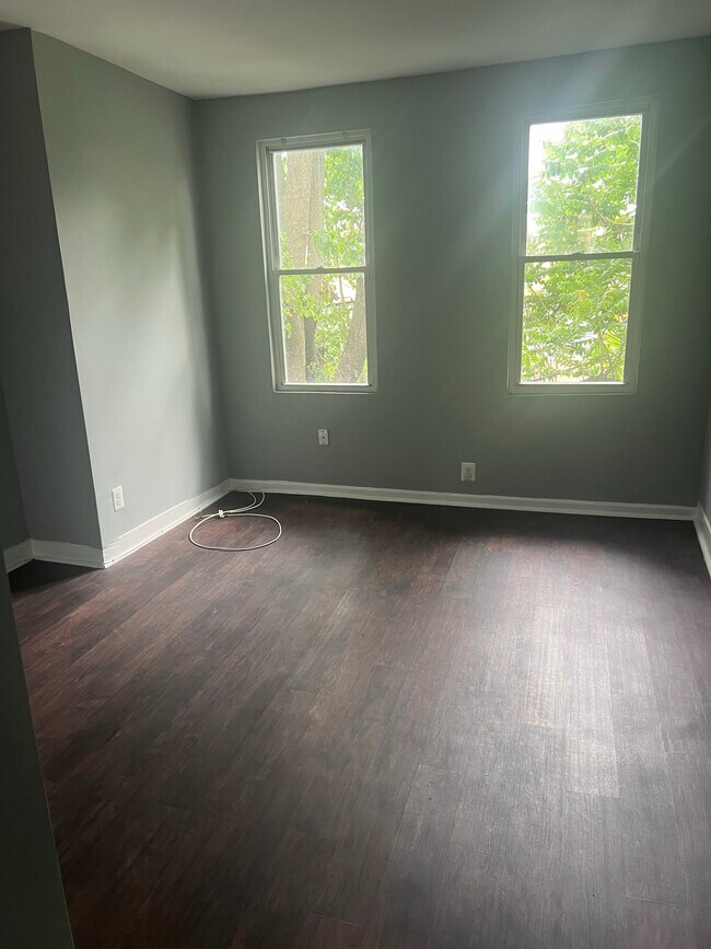 Foto del edificio - 1641 Darley Ave