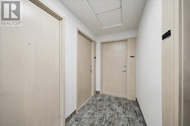 Building Photo - 260 Malta Ave.